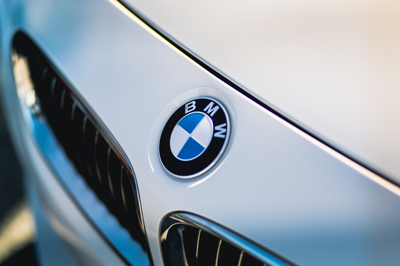 Illustration for article titled 2017 BMW 330e Plug-In Hybrid: The Jalopnik Review